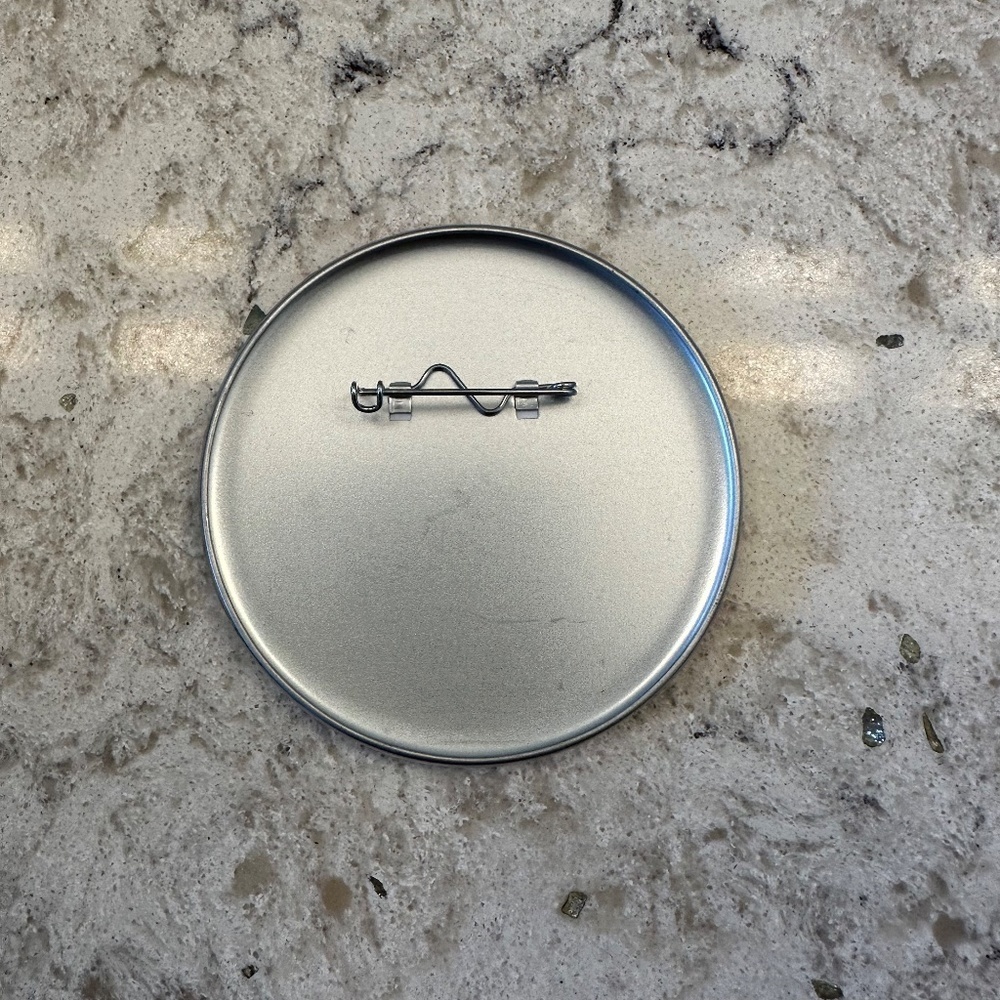2022‎ Disney Happy Birthday Button - Picture 3 of 3